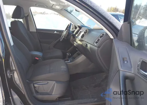 2011 Volkswagen Tiguan S z USA, uszkodzony, nr VIN WVGAV7AX5BW510320